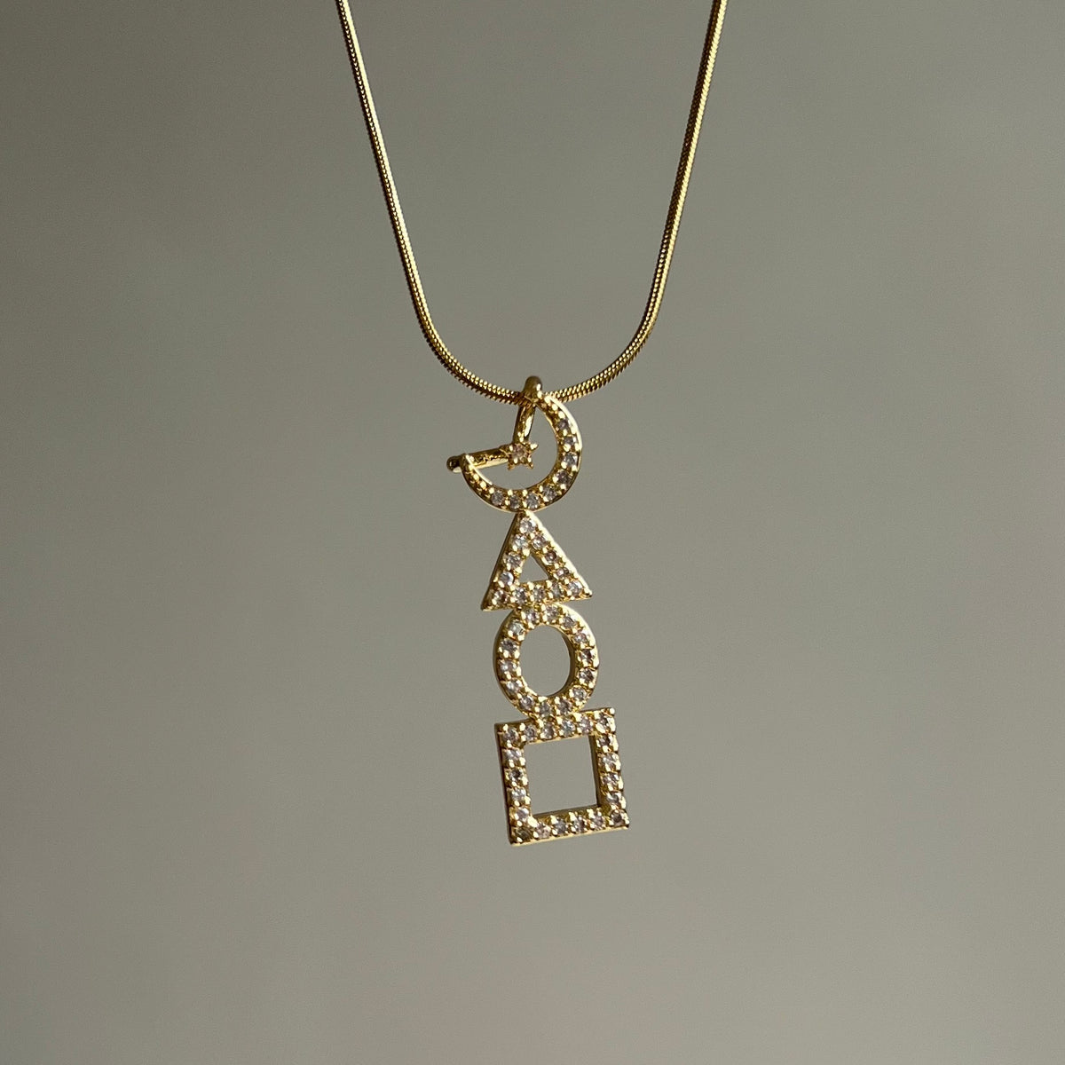 Gold Desenli Kolye