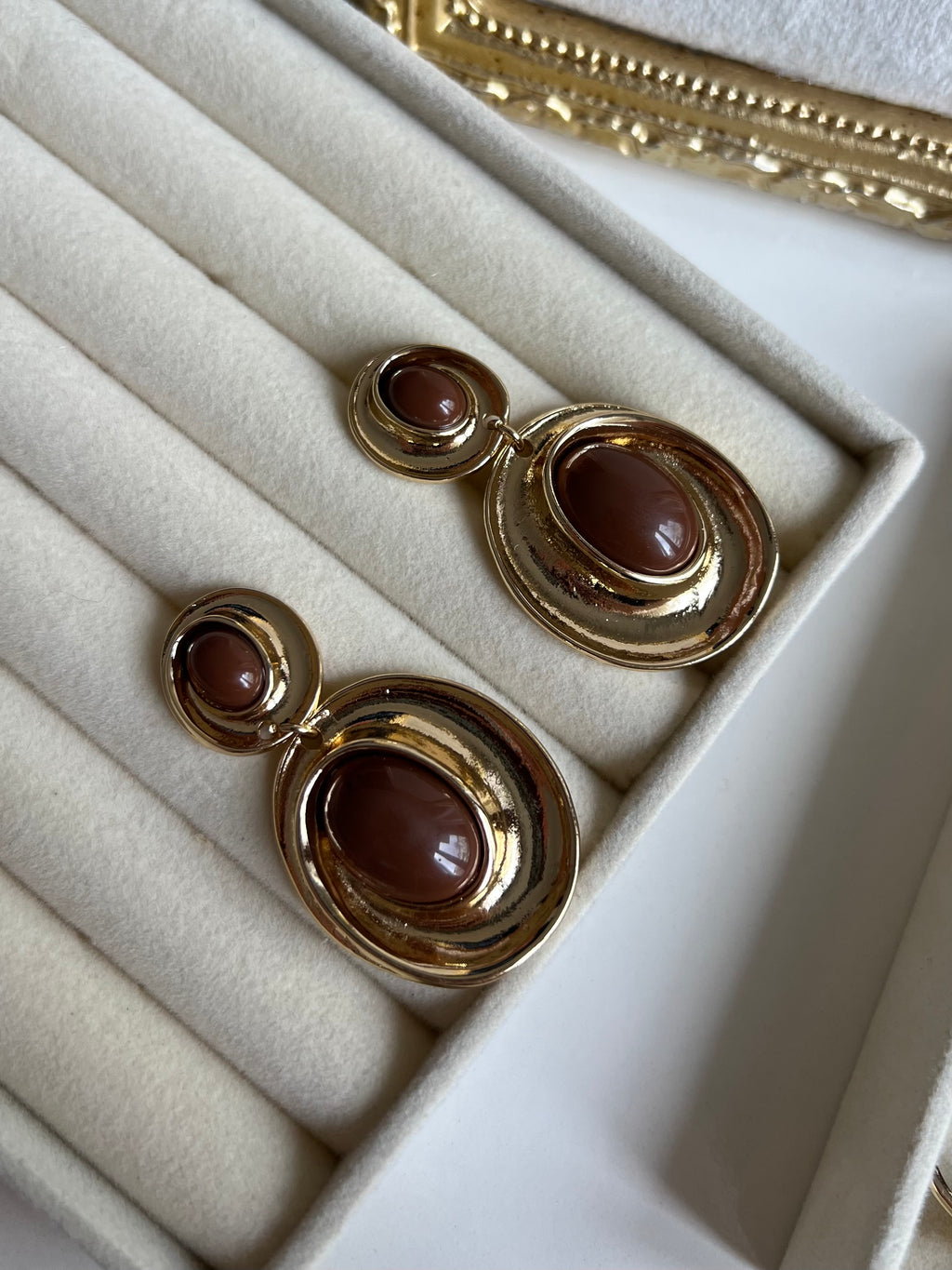 Vintage Gold Kahve Küpe