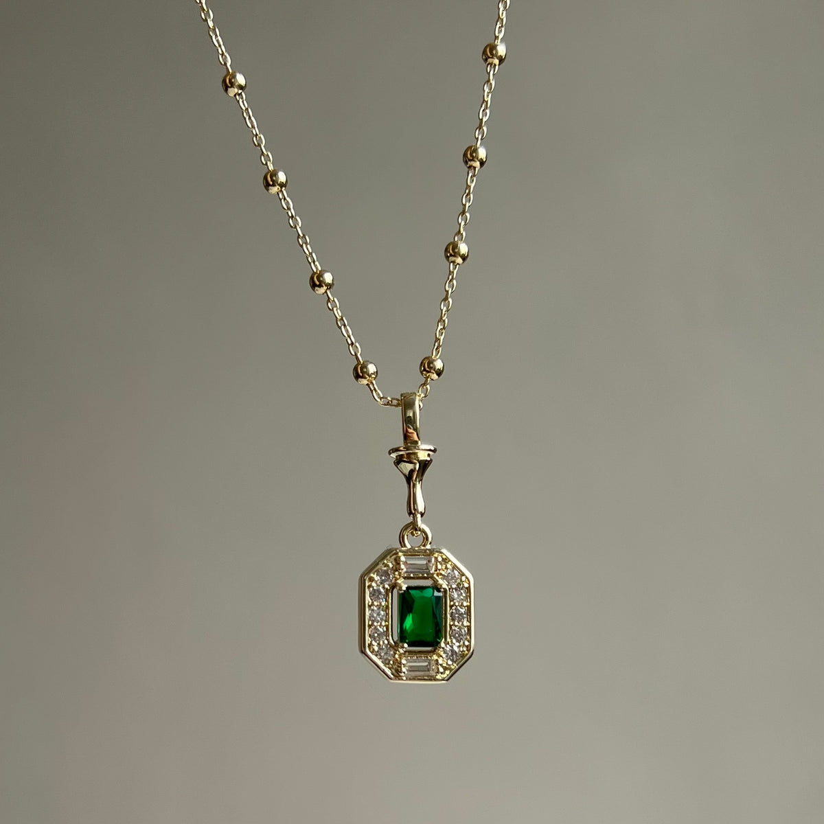 Gold Yeşil Taşlı Kolye