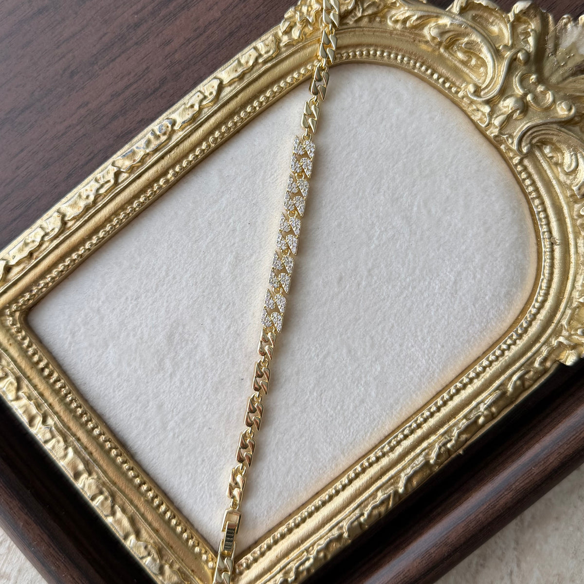 Gold Taşlı Bileklik