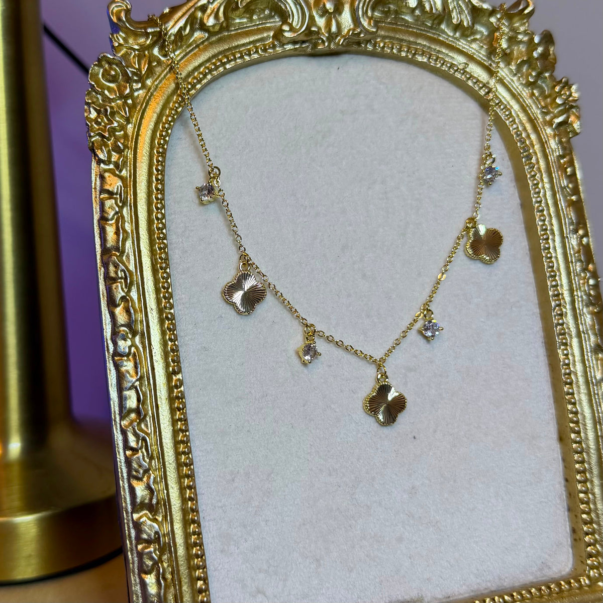 Yonca Taşlı Gold Kolye